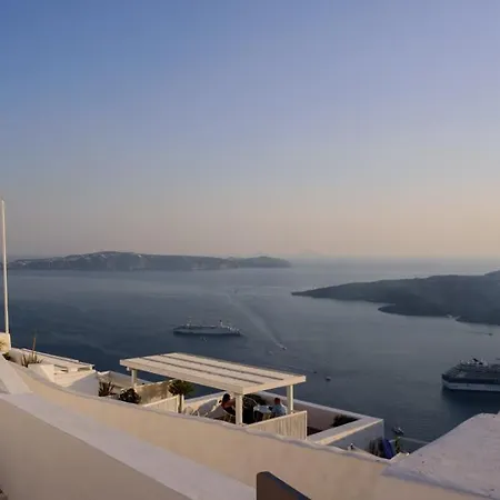 Anemos Family Fira (Santorini)